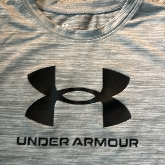 Size 6 under armour short set - Picture 4 of 4
